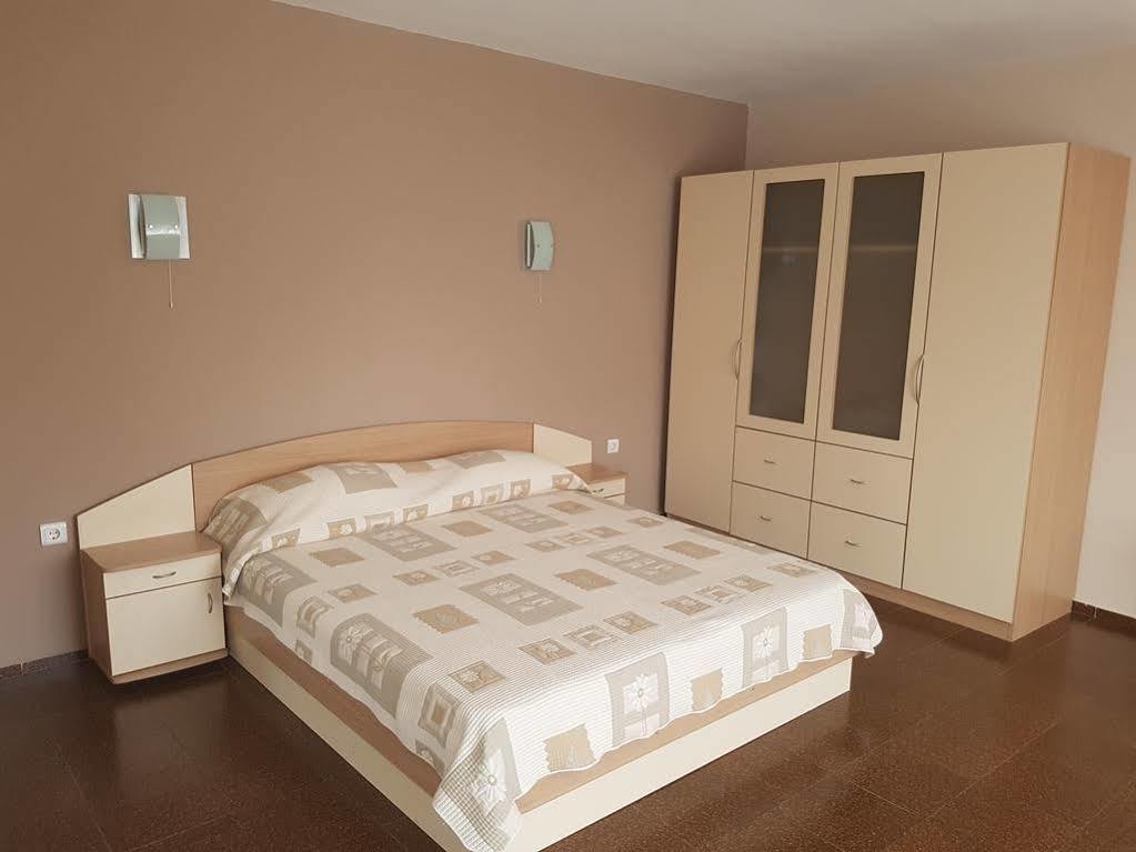 Family Hotel Alfa Vita Sozopol Exterior photo