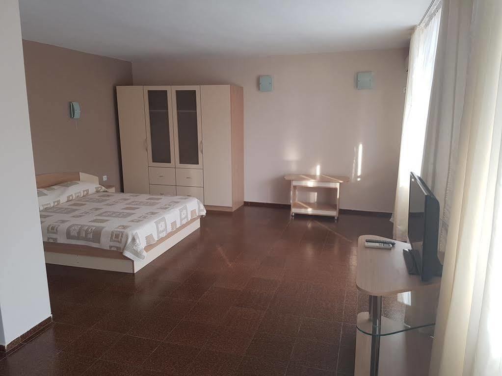 Family Hotel Alfa Vita Sozopol Exterior photo